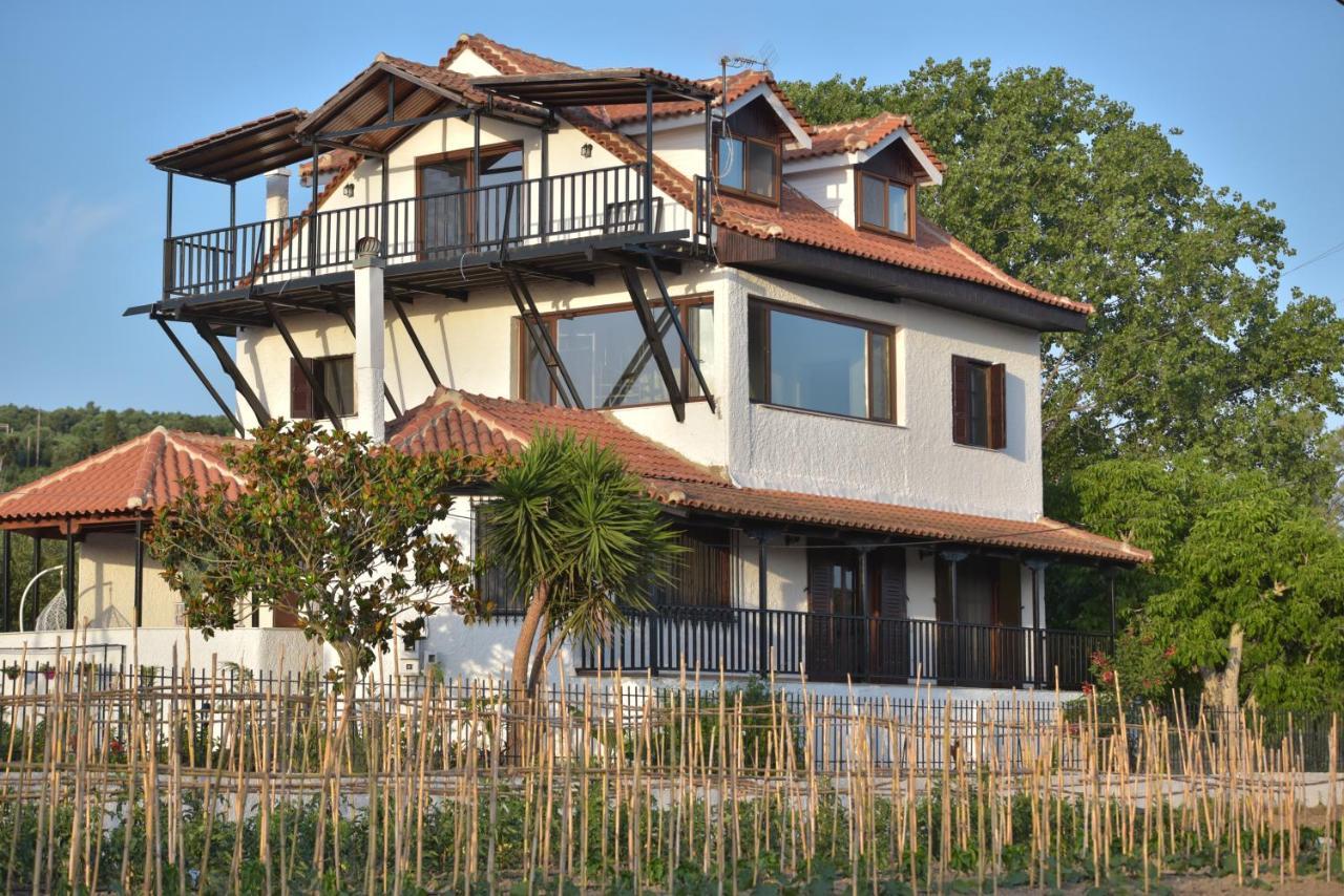 Alexandre Maison Beachfront Gialova Vacation Home Esterno foto