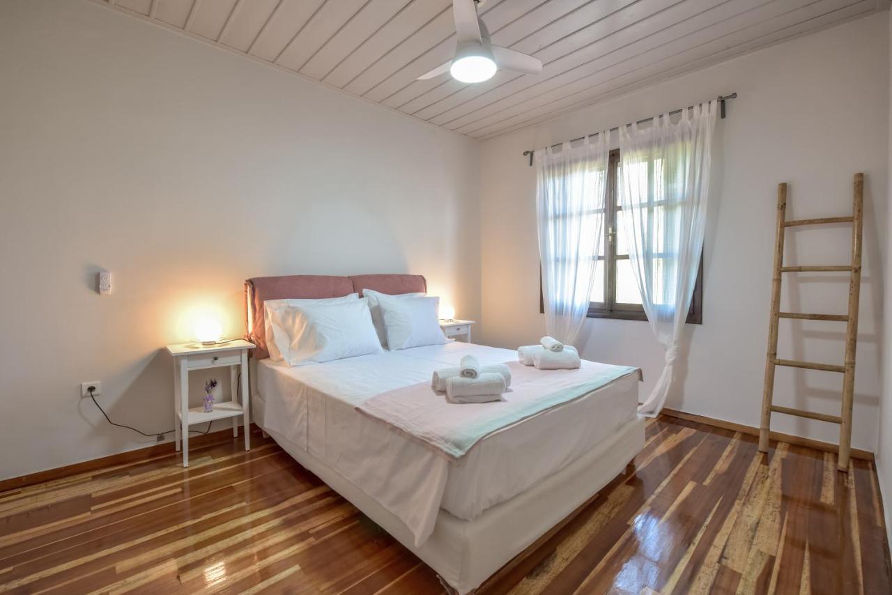 Alexandre Maison Beachfront Gialova Vacation Home Esterno foto